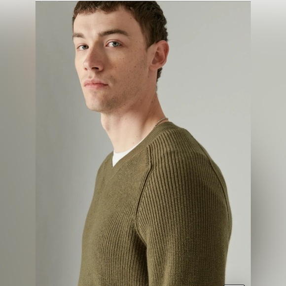 Men's Lucky Brand Cloud Soft V-Neck Sweater - Picture 5 of 11